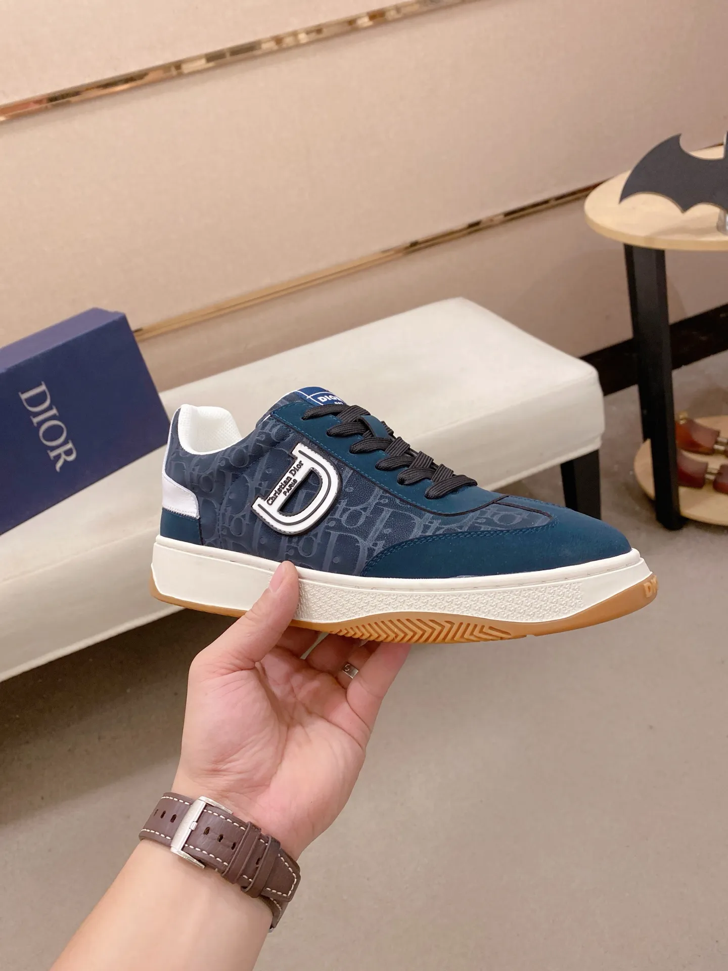 Men's shoes 💰: 400💰 [Dior·Dior] New casual sports style men's shoes, new spring and summer design, perfect workmanship, lace-up lazy style to create wardrobe quality, upper: imported cowhide, sheepskin lining is soft and comfortable, ultra-light TPU wear-resistant outsole, simple, versatile fashion men's shoes, excellent color code number 38--44. (Can be customized for 45 non-refundable)